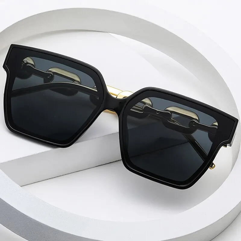 Dazzling golden style sunglasses