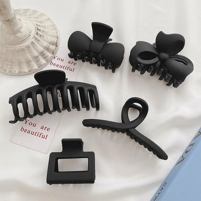 Elegant black hair clips